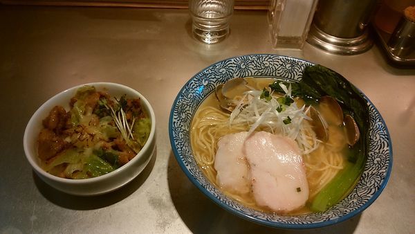 「鳥と貝出汁塩ラーメン(並盛)(780円)」@豚骨一燈の写真