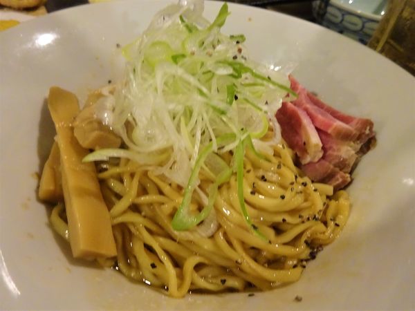 「甲斐軍鶏の油そば、など麺6品、おつまみ8品 ＋ 麺1品」@立ち呑み居酒屋 金町製麺の写真