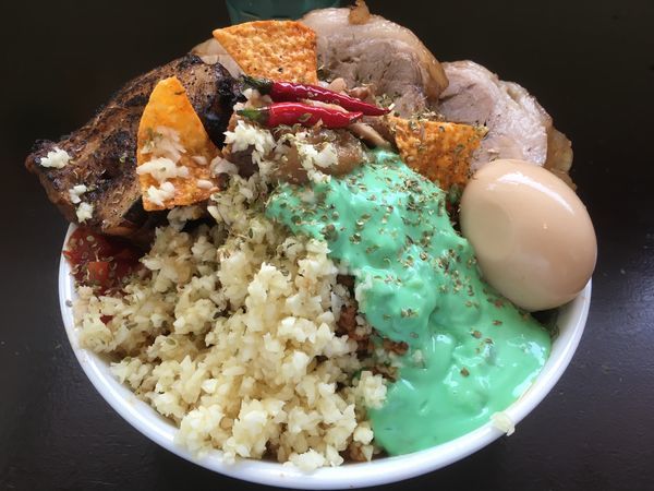 「【限定】アステカ+豚2枚+厚切り炙り豚」@めんじろの写真