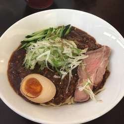 ジャージャー麺