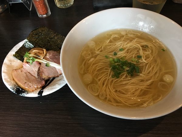 「鶏だし塩ラーメン」@麺処 ほん田 nijiの写真