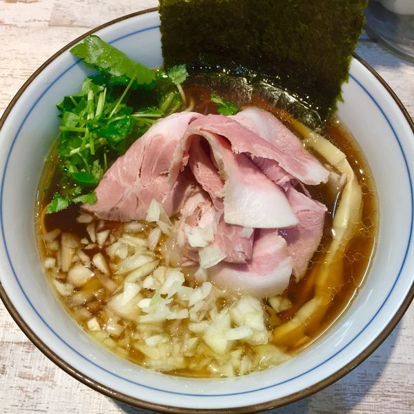 「煮干しそば (ﾀﾏﾈｷﾞﾊﾞｰｼﾞｮﾝ) ￥800」@中華そば 四つ葉の写真