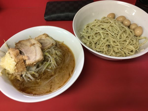 「つけ麺 ゴマ油ニンニク(麺半分豚2枚)＋うずら」@ラーメン二郎 茨城守谷店の写真