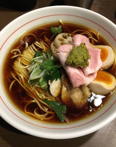 「青森にんにくと軍鶏69のたまり醤油ラーメン ¥1000」@八咫烏の写真