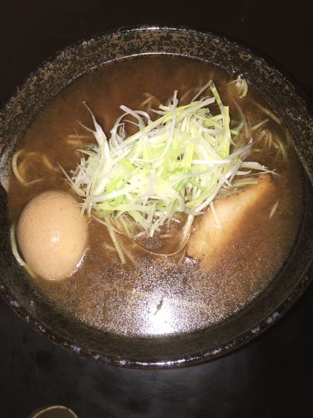 「中華そば(小)+煮玉子+ネギ」@もちもちの木 新宿店の写真