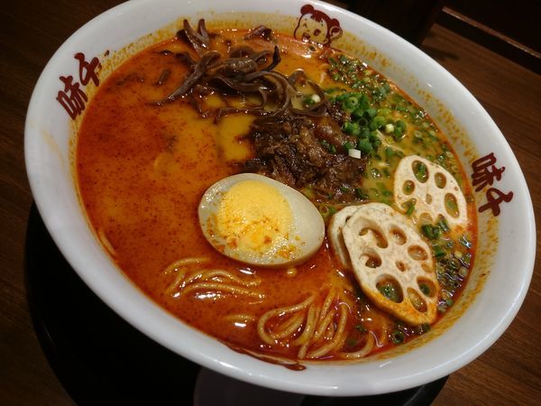 「赤マー油パイクー麺」@味千拉麺 青森観光通り店の写真
