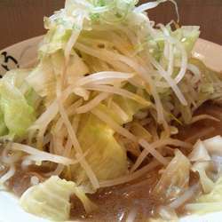 野菜もっちゃん味噌ラーメン（950円）+両ダブル