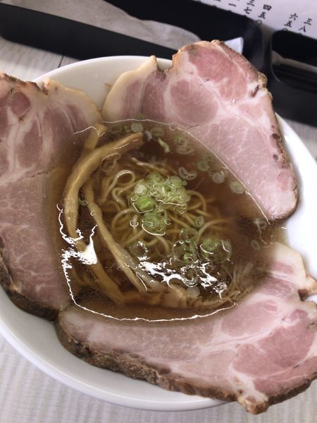 「煮豚ラーメンしょうゆ」@拉麺 しのざきの写真