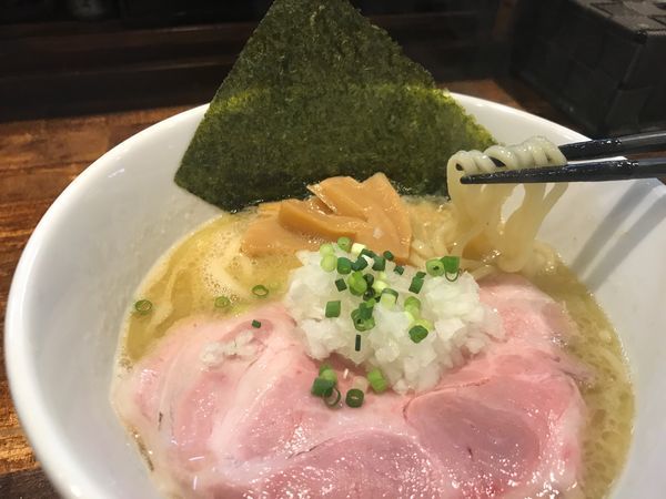 「濃厚鶏白湯ラーメン 太麺800円」@麺屋ことぶきの写真