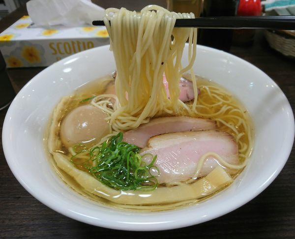 「塩ラーメン680円＋味玉100円」@かしわぎの写真