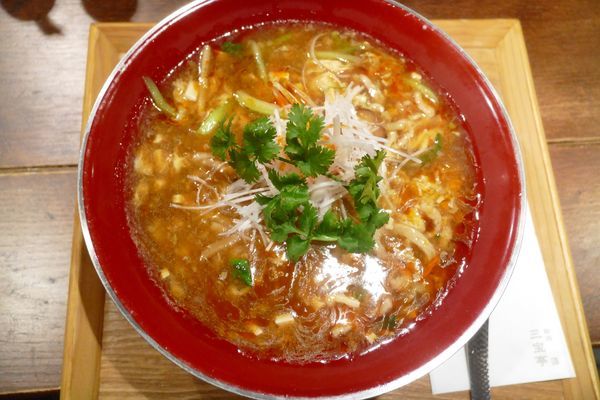 「酸辣湯麺¥980」@新潟 三宝亭東京ラボ 中目黒店の写真