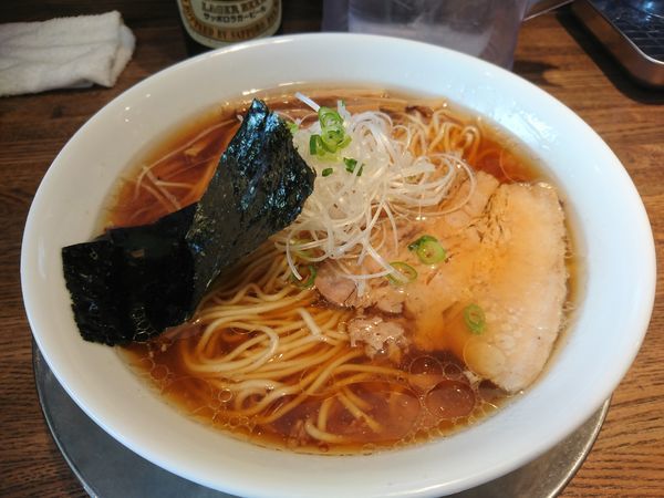 「醤油の旨味ソバ780円＋ビール」@Tomboの写真