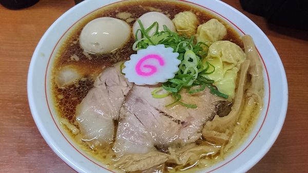「特中華そば+味玉 大盛無料」@横浜中華そば 維新商店の写真