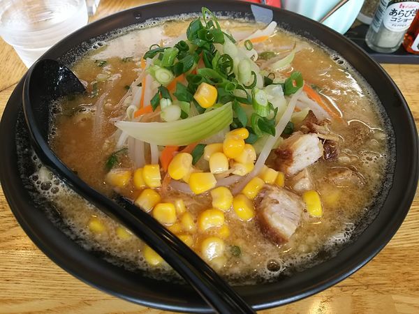 「みそ豚骨　（大盛り：クーポンサービス）」@麺屋 らーめん花道の写真