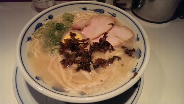 「らぁめん、替え玉(細平打ち)、二枚」@らあめん英 本店の写真