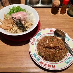 煮干油そば 750円 + 焼き飯並