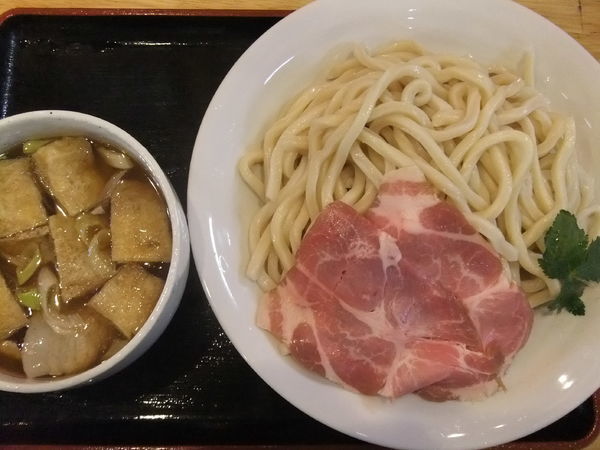 「肉煮干しうどん」@寿製麺うどんの写真