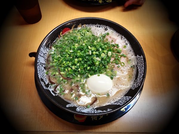 「青ネギラーメン味玉トッピング」@博多一幸舎 総本店の写真