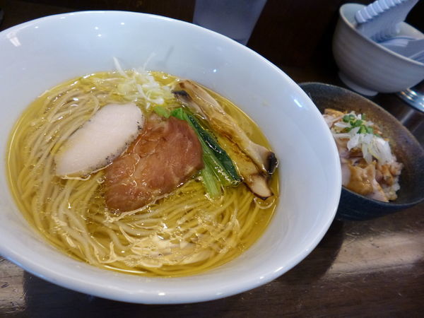 「芳醇中華そば（塩）＋鶏チャー丼セット」@麺屋 龍壽の写真