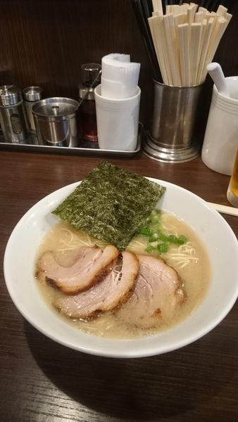 「半ちゃーしゅー麺」@らーめん専門店 小川 町田小山本店の写真