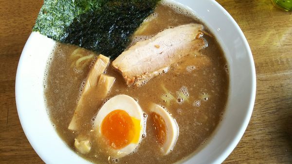 「鰹豚麺（味玉入り）」@ラーメン サンガの写真