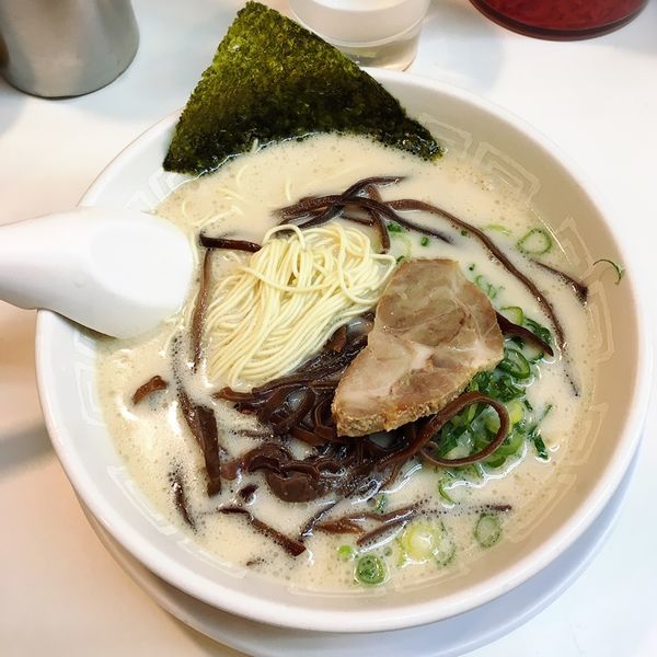 「ラーメン￥５００」@博多天神 新橋1号店の写真