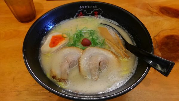 「塩とんこつラーメン」@春日井ラーメン 楽喜 本店の写真