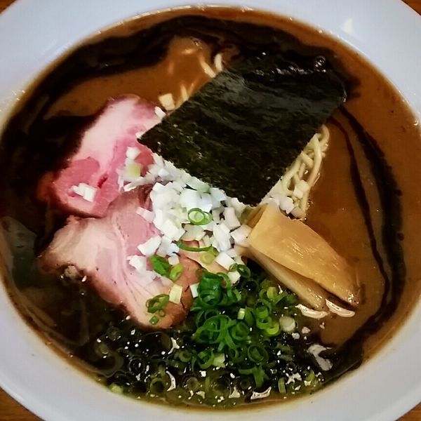 「【限定】魚介豚骨（黒）８５０円」@青山清湯そば 青ノ樹の写真