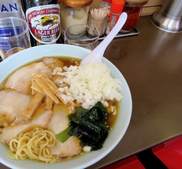 「チャーシューメン+薬味マシ(550円)+キリンラガー」@こまつやの写真