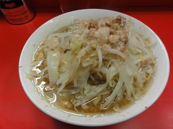 「ラーメン600円　麺硬め　ニンニク　脂」@ラーメン二郎 三田本店の写真