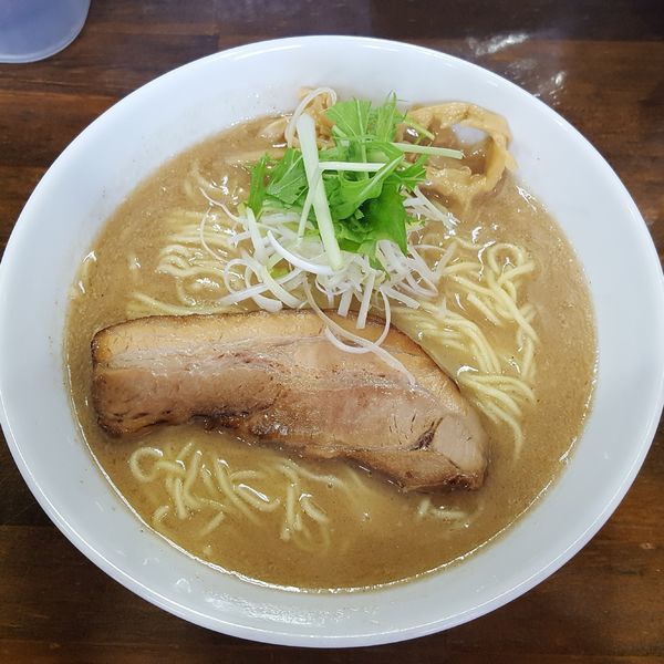 「塩豚骨らーめん 大盛り(無料) ￥680」@らーめん なぶら 左入店の写真