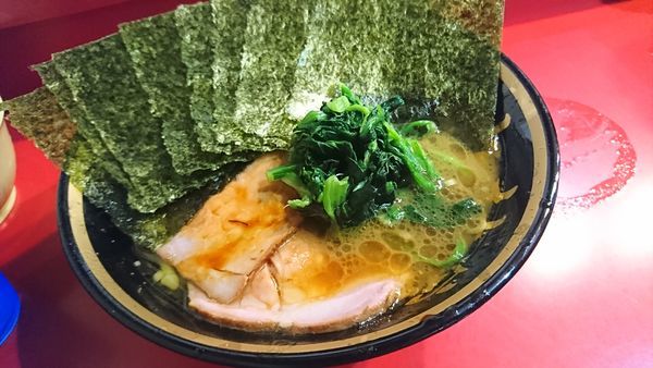 「チャーシューメン、のり、玉ねぎ」@家系総本山 ラーメン吉村家の写真