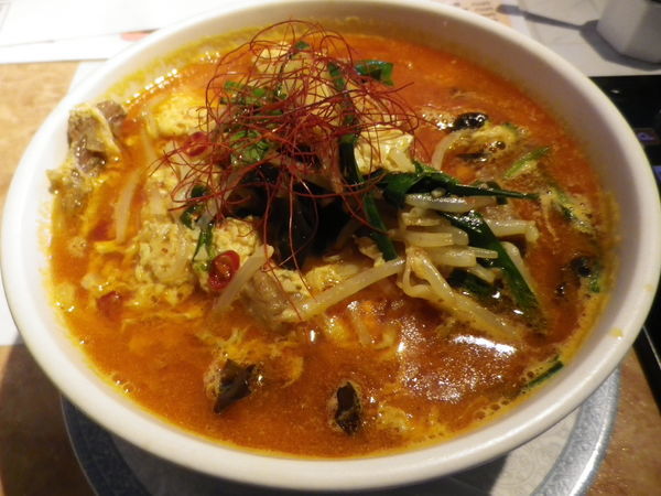 「牛筋クッパ風ラーメン」@中華麺房 Covo Caldoの写真