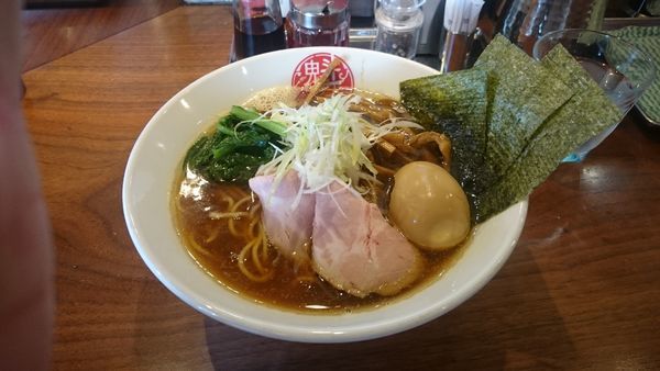 「魁花らーめんＺ  醤油(大盛サービス)」@天然魳煮干だしらーめん創房 魁花の写真