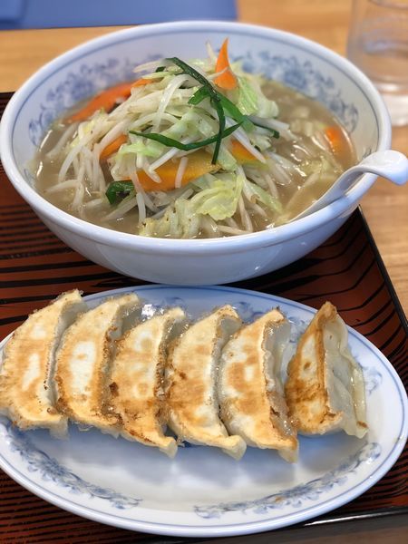 「タンメンと餃子723円(税込)」@ぎょうざの満洲 草加西口店の写真