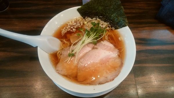 「醤油ラーメン(細麺)」@稲荷屋の写真