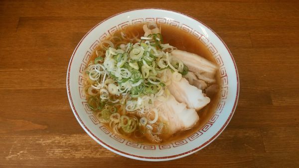 「蔵出ししょうゆラーメン＋増量ねぎ」@喜多方食堂 浅草本店の写真
