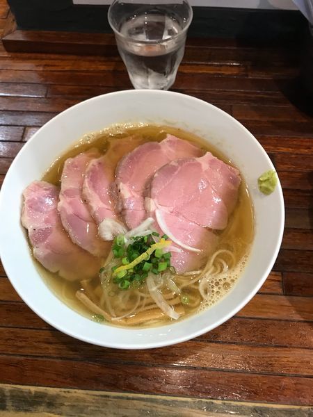 「味煮干しのチャーシュー塩そば」@町田汁場 しおらーめん進化 町田駅前店の写真