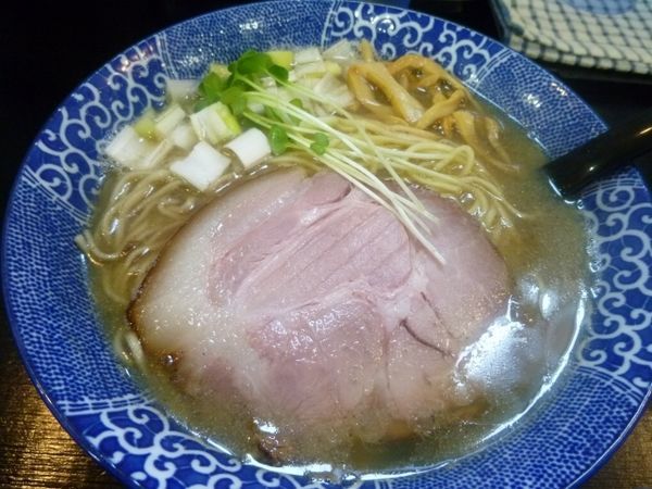 「煮干らー麺（白）」@煮干らー麺 シロクロの写真