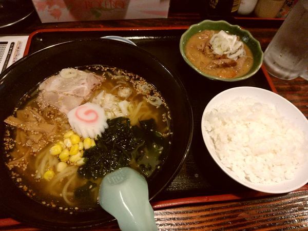 「ラーメンセット(ラーメン＋半ライス＋もつ煮＋漬物)800円」@らーめん居酒場 ゆう太の写真
