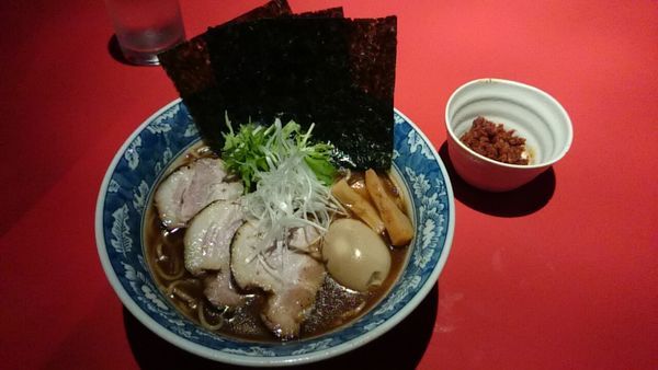 「よくばりラーメン＋海老辛味」@麺喰処 じゃジャ旨の写真
