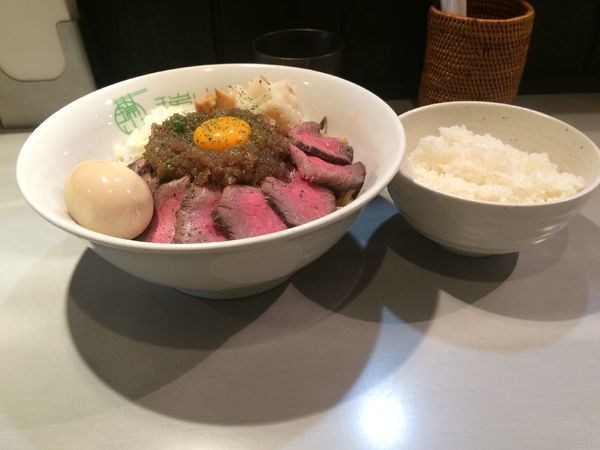 「ローストビーフ和え玉大盛り➕ラーパス味玉➕ライス」@中華蕎麦 瑞山（ZUIZAN）の写真