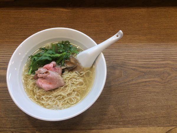 「鯛とあさりだしの塩らぁめん ¥880」@らぁめん山と樹の写真