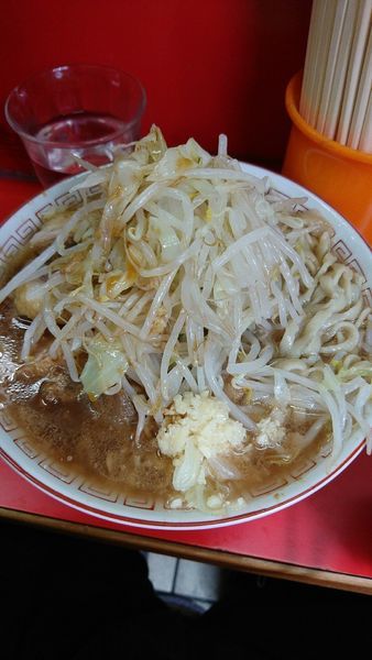 「大豚　野菜ニンニク辛め」@ラーメン二郎 三田本店の写真