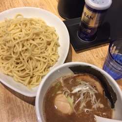 つけ麺　850円　＋大盛り50円（味玉・通常価格100円）