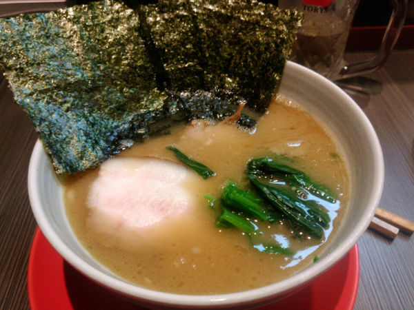 「家系『中野家』　らーめん850円」@柳麺 呉田-goden-の写真