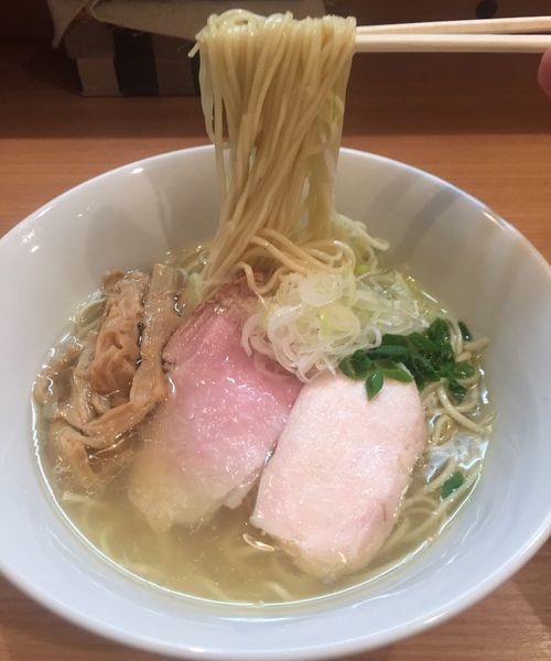 「塩らぁめん750円」@本格中華蕎麦 ゆるぎの写真