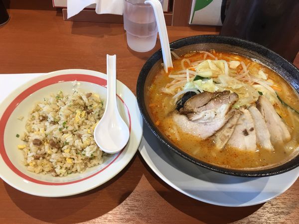 「辛味噌野菜ラーメン+トッピングチャーシュー」@幸楽苑 旭店の写真