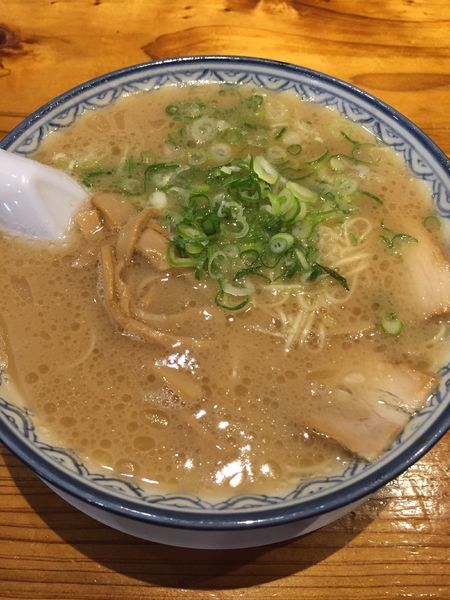 「ラーメン」@元祖赤のれん 節ちゃんラーメン 天神本店の写真