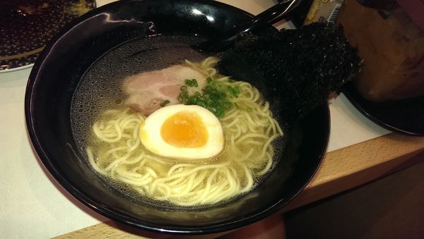「旨だし鶏塩ラーメン （豚チャーシュー）」@はま寿司 町田野津田店の写真